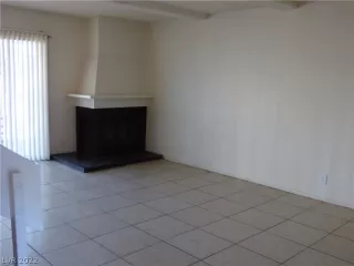 Photo #6: 2411823 Listing