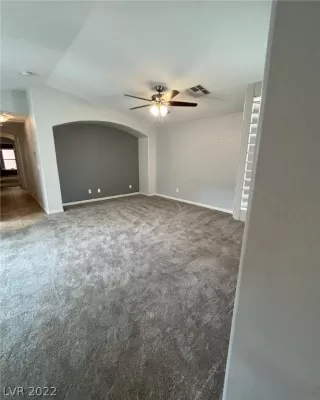 Photo #3: 2411874 Listing