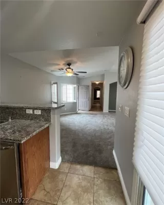 Photo #4: 2411874 Listing