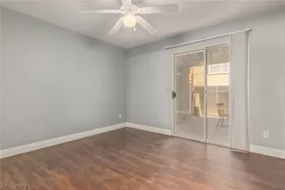 Photo #5: 2411898 Listing