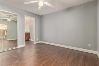 Photo #6: 2411898 Listing