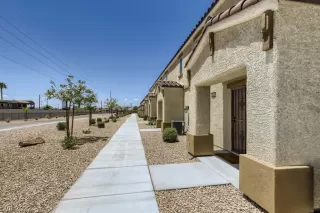 Photo #1: 2411914 Listing 