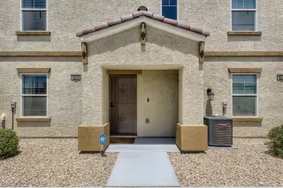 Photo #2: 2411914 Listing 