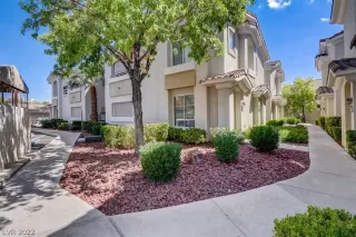 Photo #3: 2411977 Listing 