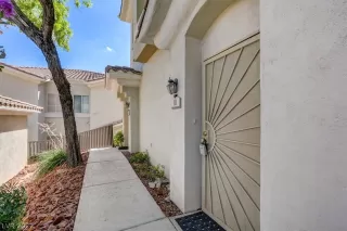 Photo #5: 2411977 Listing 