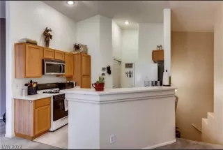 Photo #1: 2411979 Listing 