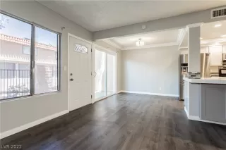 Photo #3: 2411982 Listing 