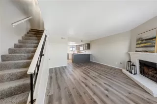 Photo #3: 2411985 Listing