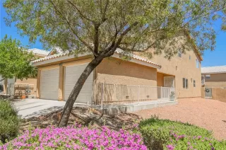 Photo #1: 2412015 Listing