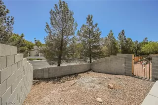 Photo #4: 2412015 Listing