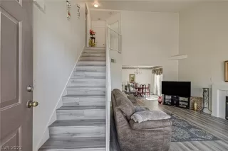 Photo #3: 2412021 Listing 