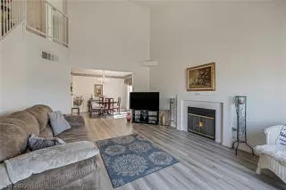 Photo #4: 2412021 Listing 