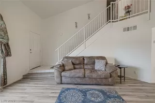 Photo #6: 2412021 Listing 