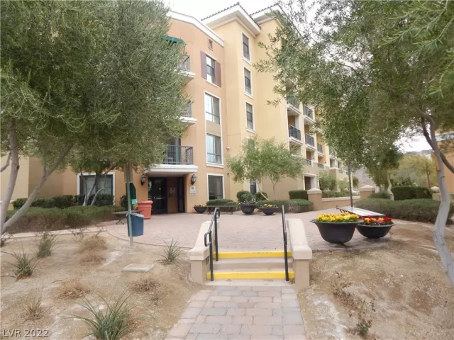 MLS: 2412028 Condo For Sale