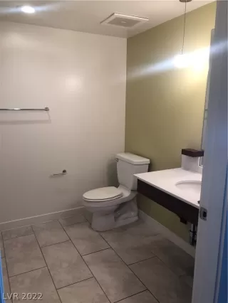 Photo #6: 2412028 Listing 