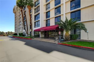 Photo #1: 2412033 Listing