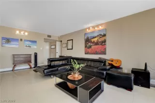 Photo #5: 2412033 Listing