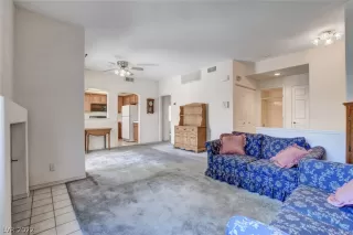 Photo #5: 2412036 Listing 