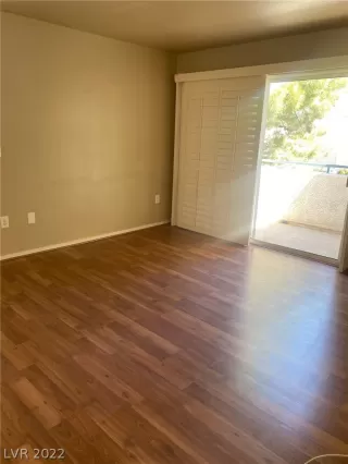 Photo #1: 2412086 Listing 