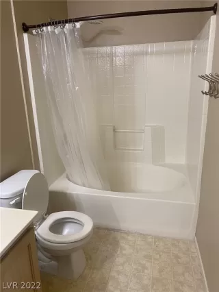 Photo #4: 2412086 Listing 