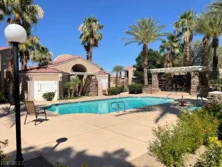 Photo #2: 2412122 Listing 