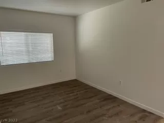 Photo #4: 2412122 Listing 