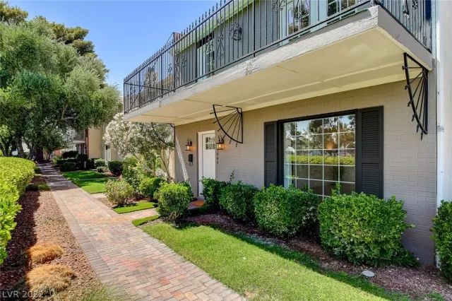 MLS: 2412183 Condo For Sale