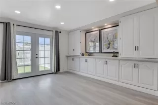 Photo #6: 2412183 Listing 