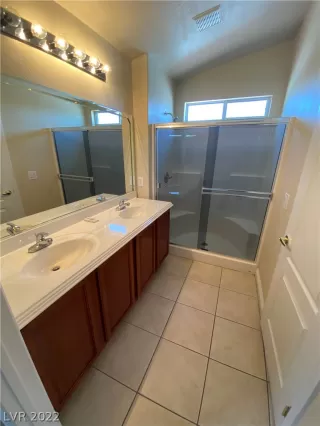 Photo #6: 2412199 Listing 
