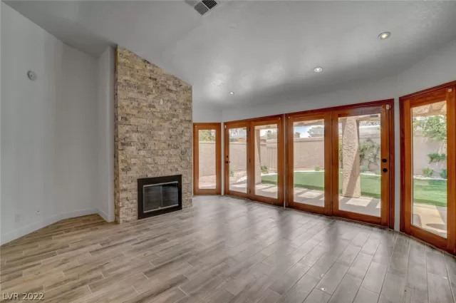 MLS: 2412209 Condo For Sale