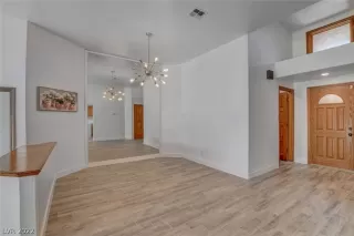 Photo #3: 2412209 Listing 