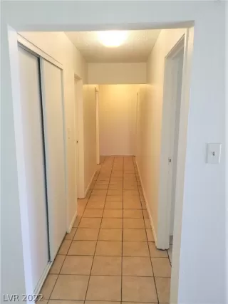 Photo #5: 2412211 Listing