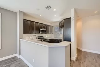 Photo #1: 2412215 Listing 