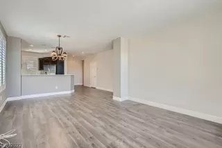 Photo #3: 2412215 Listing 