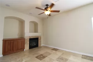 Photo #3: 2412236 Listing 