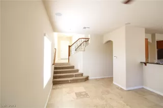 Photo #5: 2412236 Listing 