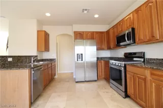 Photo #6: 2412236 Listing 