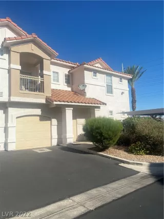 Photo #1: 2412256 Listing 