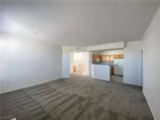 Photo #3: 2412256 Listing 