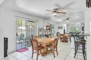 Photo #3: 2412277 Listing