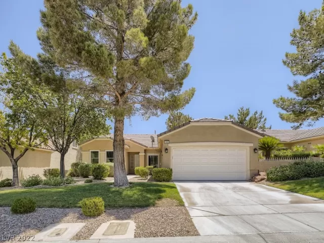 MLS: 2412289 Condo For Sale