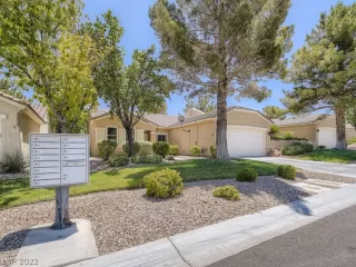 Photo #1: 2412289 Listing