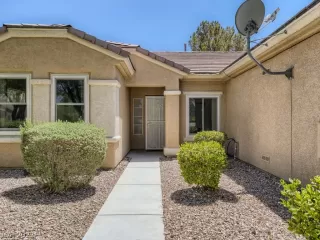 Photo #2: 2412289 Listing