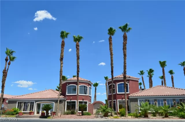 MLS: 2412295 Condo For Sale