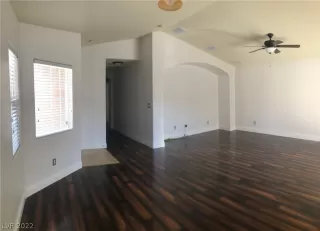 Photo #3: 2412330 Listing 