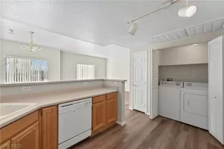 Photo #3: 2412355 Listing