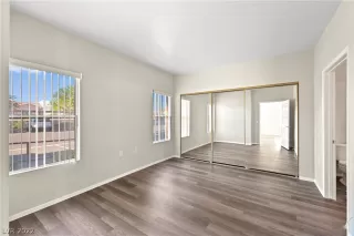 Photo #4: 2412355 Listing