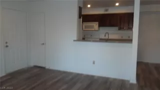 Photo #3: 2412383 Listing 