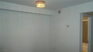 Photo #4: 2412383 Listing 