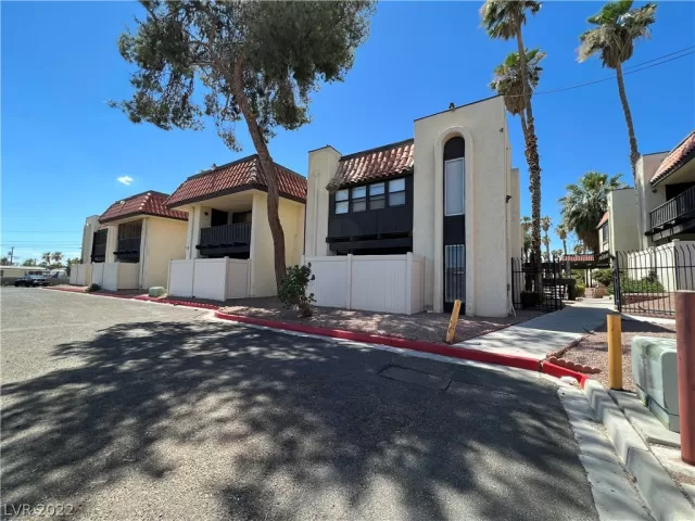 MLS: 2412389 Condo For Sale